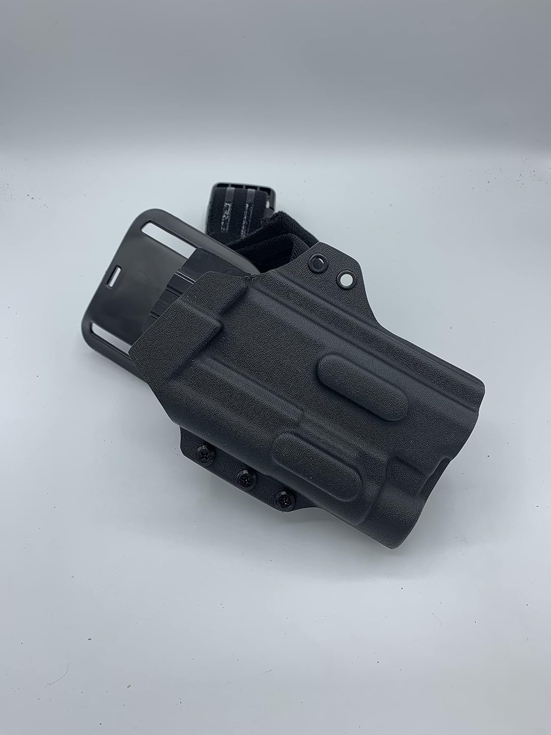 Read more about the article The Ultimate Guide to Finding the Best Holster for SIG P320 with Light Attachment
